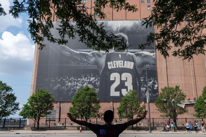 Cleveland borra los recuerdos de LeBron