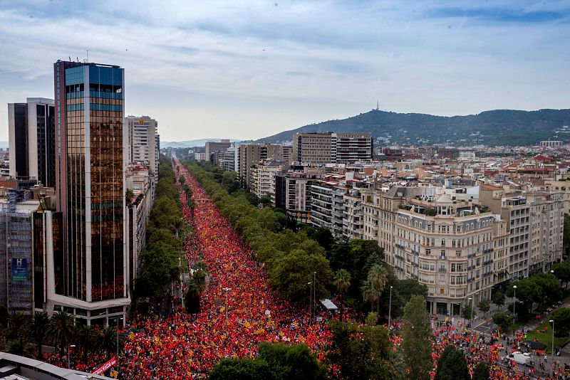 Miles de personas se manifiestan