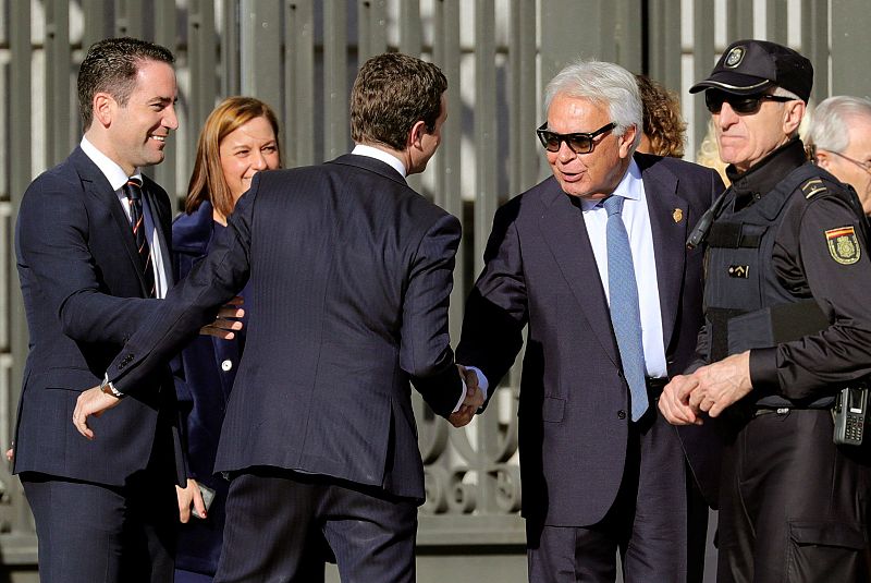 El expresidente Felipe González llega al Congreso para celebrar el 40º aniversario de la Constitución