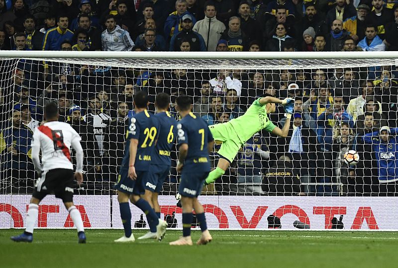 Quintero ha hecho el golazo de la noche y desequilibró la final con su salida al campo.