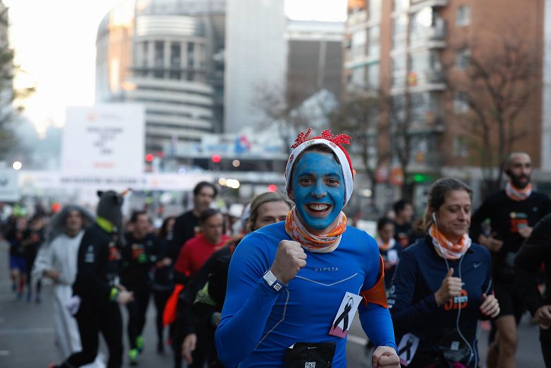 Imagen de un participante tras tomar la salida de la San Silvestre Vallecana Popular 2018.