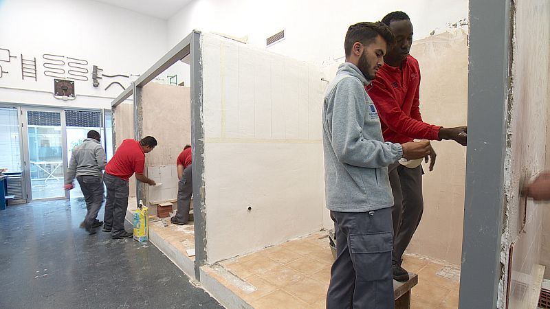 Taller de albañilería en Cáritas Sevilla