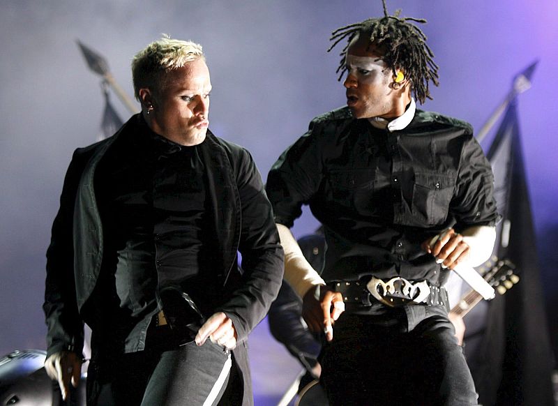 Keith Flint (izquierda) junto a su compañero Maxim Reality (derecha) en el Festival al Aire Libre de Frauenfeld (Suiza).(14/07/2007).