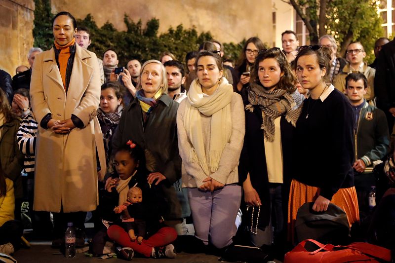 Vigilia por el incendio de Notre Dame
