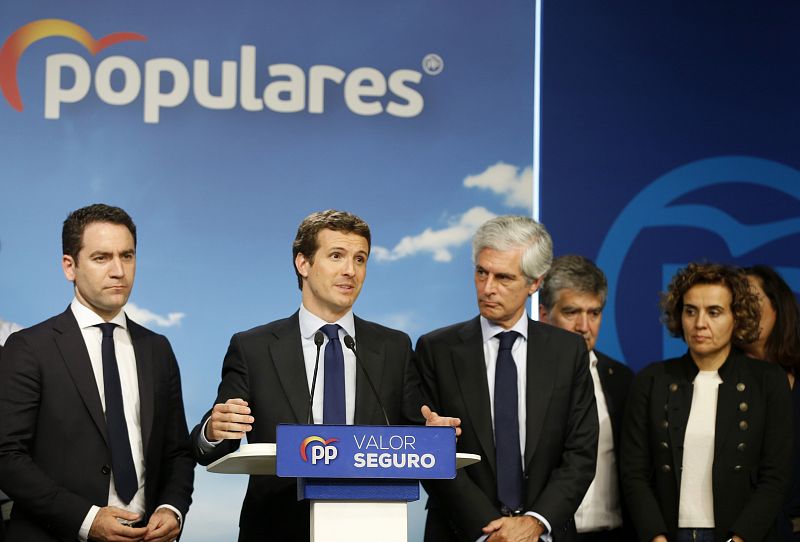 El candidato del Partido Popular a la presidencia del Gobierno, Pablo Casado, valora los resultados electorales en la sede de su partido en Madrid.