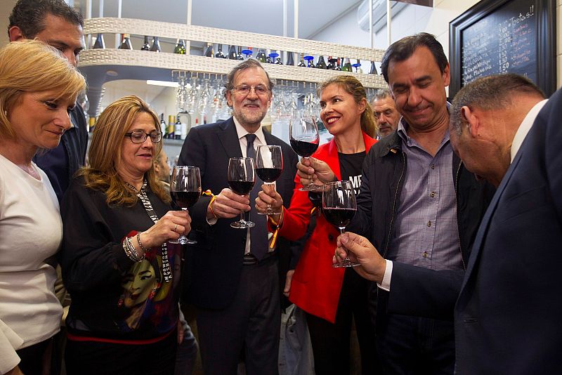 Rajoy entra en campaña