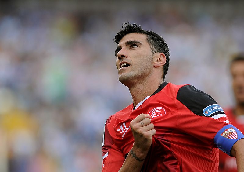 Fotografía de archivo, tomada el 23/5/2015, de José Antonio Reyes durante el encuentro de la Liga española entre el Málaga CF y el Sevilla FC en el estadio de la Rosaleda en Málaga