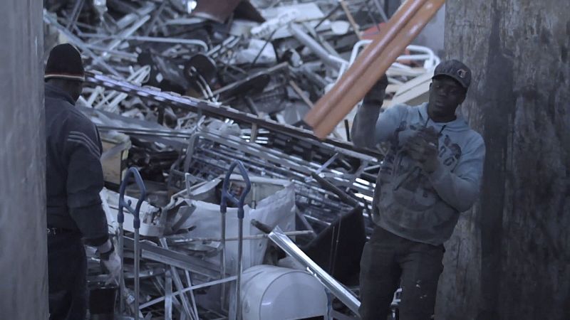 El documental "Salir del paso" logra interactuar con sus protagonistas y formar parte de su espacio