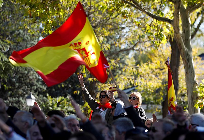 Franquistas reciben los restos de Franco en Mingorrubio