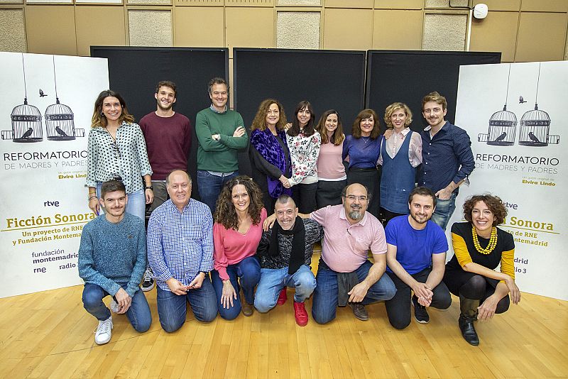 Foto de familia con todos los actores de 'Reformatorio'