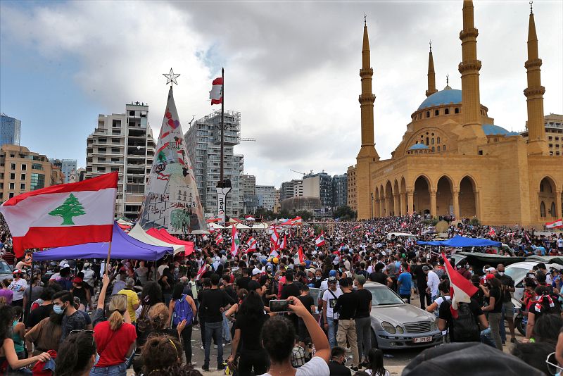 Multitudinaria manifestación en el centro de Beirut