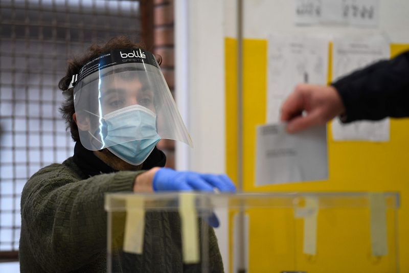Protección sanitaria para la mesa electoral