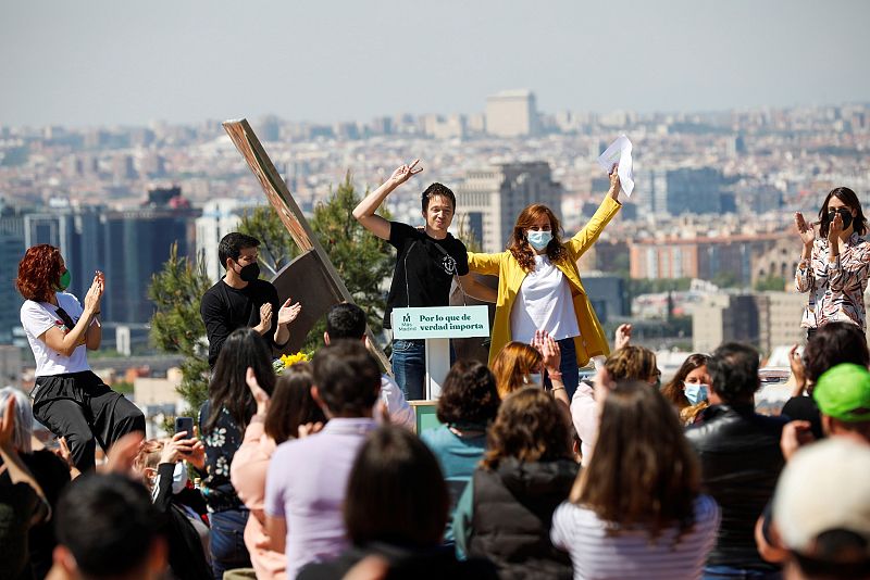 Íñigo Errejón y Mónica García arrancan la campaña en Vallecas