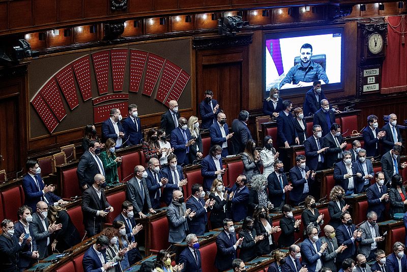 Zelenski se dirige al Parlamento de Italia