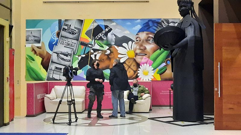 Equipo de TVE trabajan en el documental sobre el pueblo mapuche