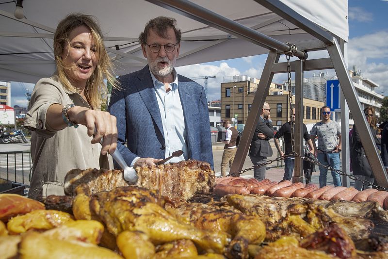 Rajoy asiste a la fiesta de la Brincadeira de Bouzas en Vigo