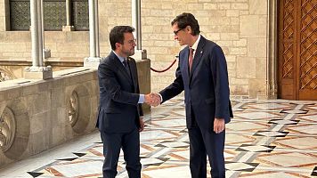 Pere Aragon�s rep a Salvador Illa al Palau de la Generalitat per ratificar l'acord dels pressupostos del 2024