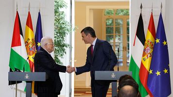 Sánchez se reúne hoy por vez primera con Abás tras reconocer España el Estado palestino