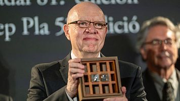 El periodista argentino Jorge Fernndez Daz gana el Premio Nadal 2025 con 'El secreto de Marcial'