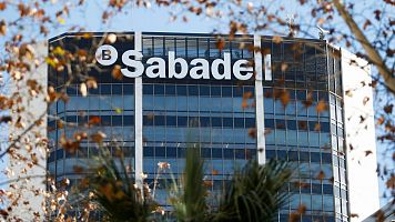 Vista de la seu del Banc Sabadell en la Diagonal de Barcelona EFE/Quique Garca