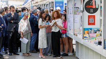 La reina Letizia inaugura la Feria del Libro de Madrid