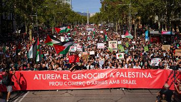 La capalera de la manifestaci amb el lema 'Aturem el genocidi a Palestina, situada al Passeig de Grcia de Barcelona