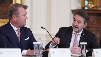 EE.UU. asegura que las petroleras Chevron, Shell, Repsol y Eni "elevar�n de inmediato" su inversi�n en Venezuela