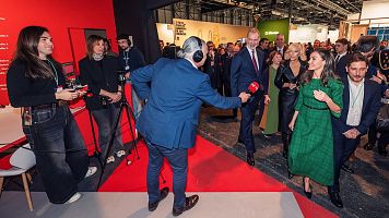 05 Visita stand RTVE