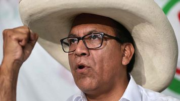 Roberto S�nchez adelanta a L�pez Aliaga en el segundo lugar