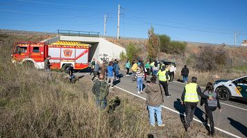 EuropaPress_7874612_agentes_servicios_emergencia_trabajan_lugar_accidente_28_octubre_2026_urda