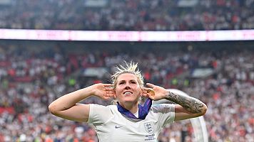 El mundo del f�tbol se rinde a la Inglaterra campeona de Europa