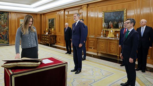 El rey Felipe VI preside el acto de promesa de la vicepresidencia tercera del Gobierno y Ministerio para la Transicin Ecolgica y el Reto Demogrfico, Sara Aagesen, que sustituye a Teresa Ribera