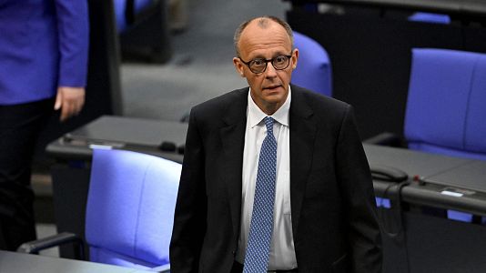 El canciller designado, Friedrich Merz, reacciona al resultado de la primera vuelta de las votaciones durante una sesión en el Bundestag