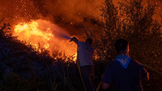 El incendio de Jarilla, en Cceres, est "totalmente descontrolado" y el 70% es inabordable