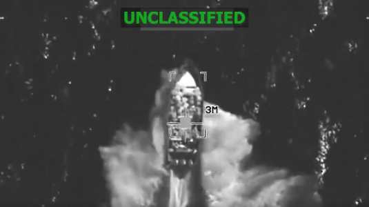 Captura del vdeo con el ataque a la supuesta narcolancha