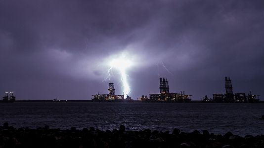 Canarias ha registrado este s�bado rachas de viento de 159 km/h y m�s de 100 litros de lluvia por metro cuadrado por la borrasca Emilia
