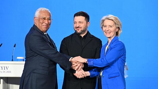 Los l�deres europeos arropan a Zelenski en el cuarto aniversario de la guerra en Ucrania