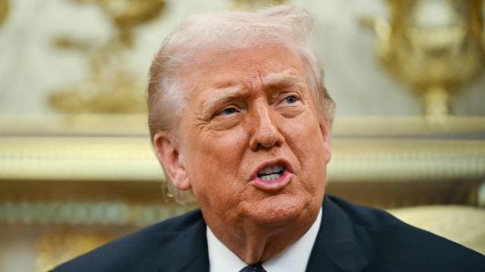 El president dels Estats Units, Donald Trump, parla durant una reuni� amb el canceller alemany Friedrich Merz a l'Oficina Oval de la Casa Blanca