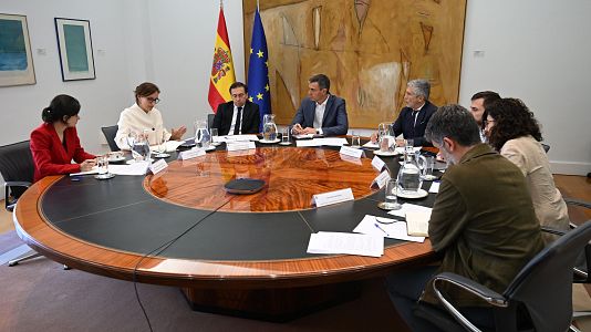 S�nchez convoca la reuni�n de seguimiento de la crisis de hantavirus y Clavijo rechaza acoger el crucero en Canarias