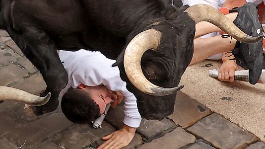 Cuarto encierro de San Ferm�n 2026: v�deo de la carrera