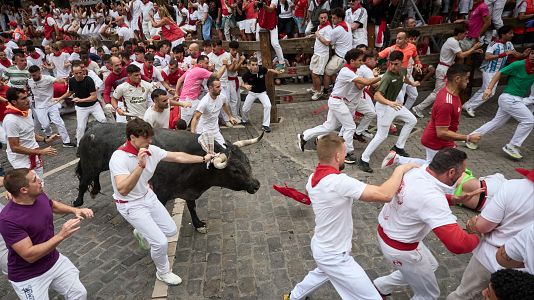 Los toros de Miura han protagonizado un veloz s�ptimo encierro