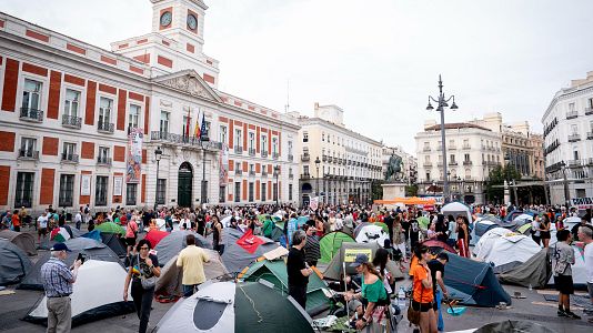 EuropaPress_7803860_numerosas_personas_concentran_tiendas_campana_exigir_aprobacion_decreto_vivienda