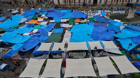 Almeida denuncia que hay "adoquines y cuchillos grandes" en la acampada de Sol que demostrar�a que no es pac�fica