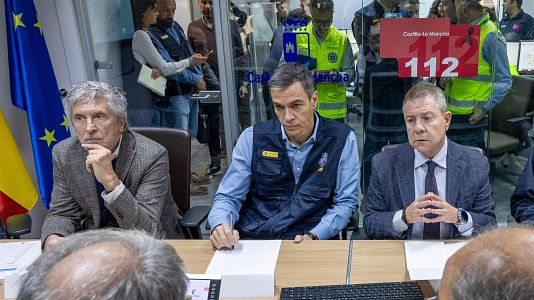 Pedro S�nchez, Emiliano Garc�a-Page y Fernando Grande-Marlaska, en la reuni�n del CECOPI este viernes.
