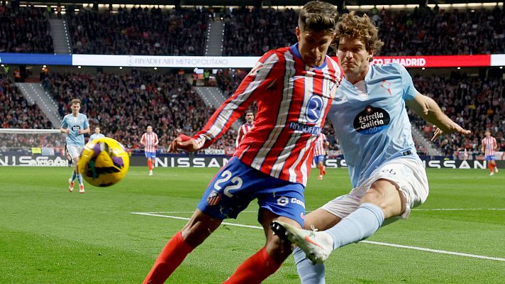 Marcos Alonso y Giuliano Simeone, en el Atltico-Celta