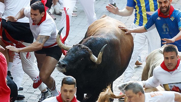 Tercer encierro de los Sanfermines 2025.