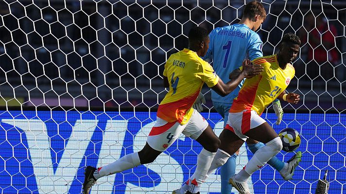 Ney Villarreal ha sido el hombre del partido con sus tres goles.