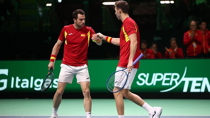 Marcel Granollers y Pedro Mart�nez meten a Espa�a en semifinales de la Davis