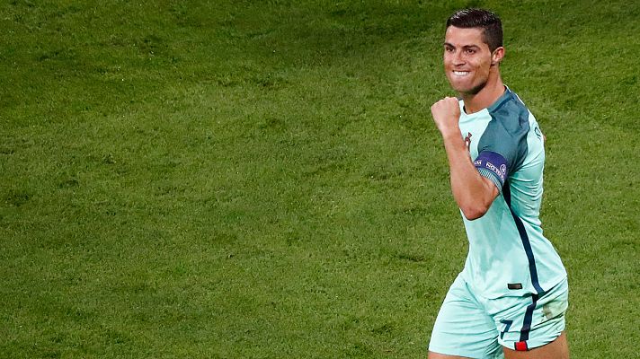 Cristiano Ronaldo consigue el primer gol frente a Gales