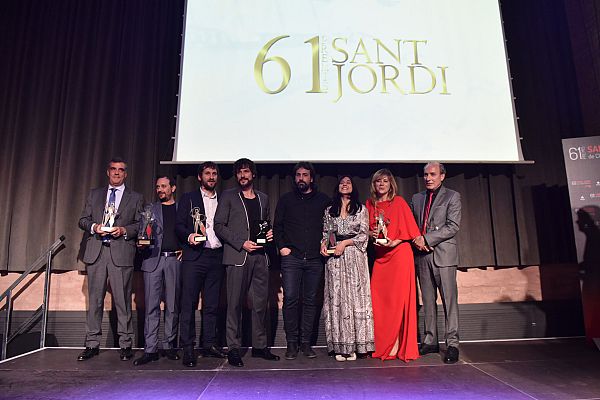 Foto de familia de los premiados este a�o en los Sant Jordi